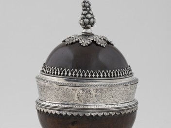 Orfèvre allemand (Nuremberg ?), Coupe en noix de coco avec monture en argent, 1525-1550 (© RAVA, photo Gonella)