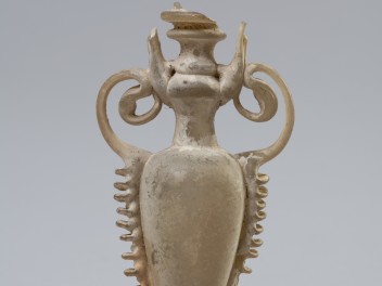 Fragment de tige de calice en verre soufflé, Venise, XVIIe-XVIIIe siècle (© RAVA, photo Gonella)